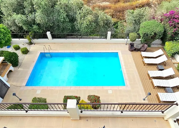 Hillside Azure فيلة Polis