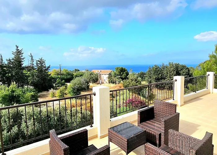 Hillside Azure فيلة Polis